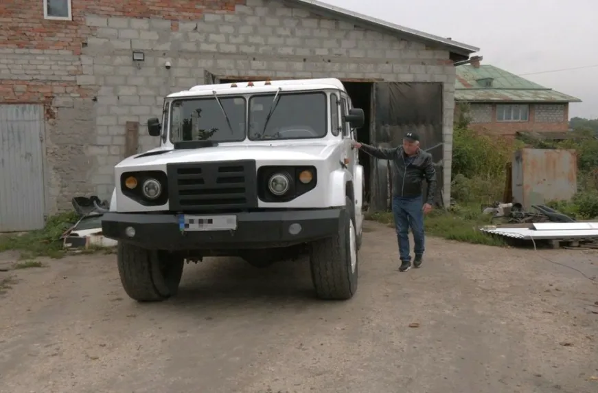 Унікальний позашляховик "Україна" на базі ГАЗ-66 продають для купівлі авто для ЗСУ