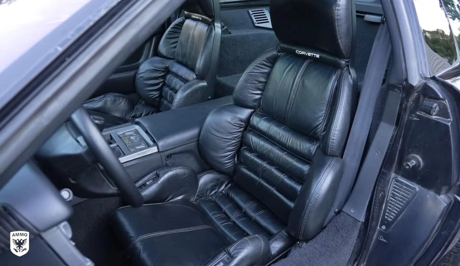 У гаражі 30 років ховався рідкісний Corvette ZR-1: капсула часу з пробігом 956 км повернулася до життя