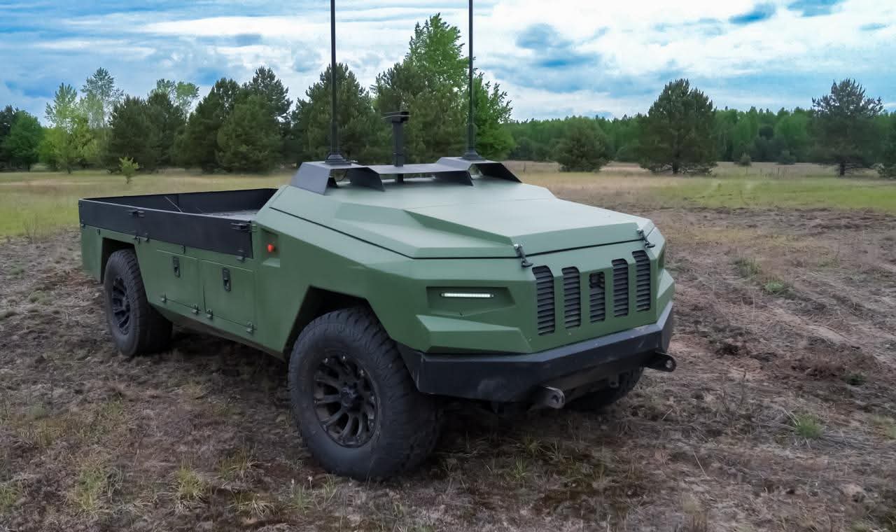 "Українська бронетехніка" озброїла роботизовану платформу Protector: випробування з бойовим модулем пройшли успішно