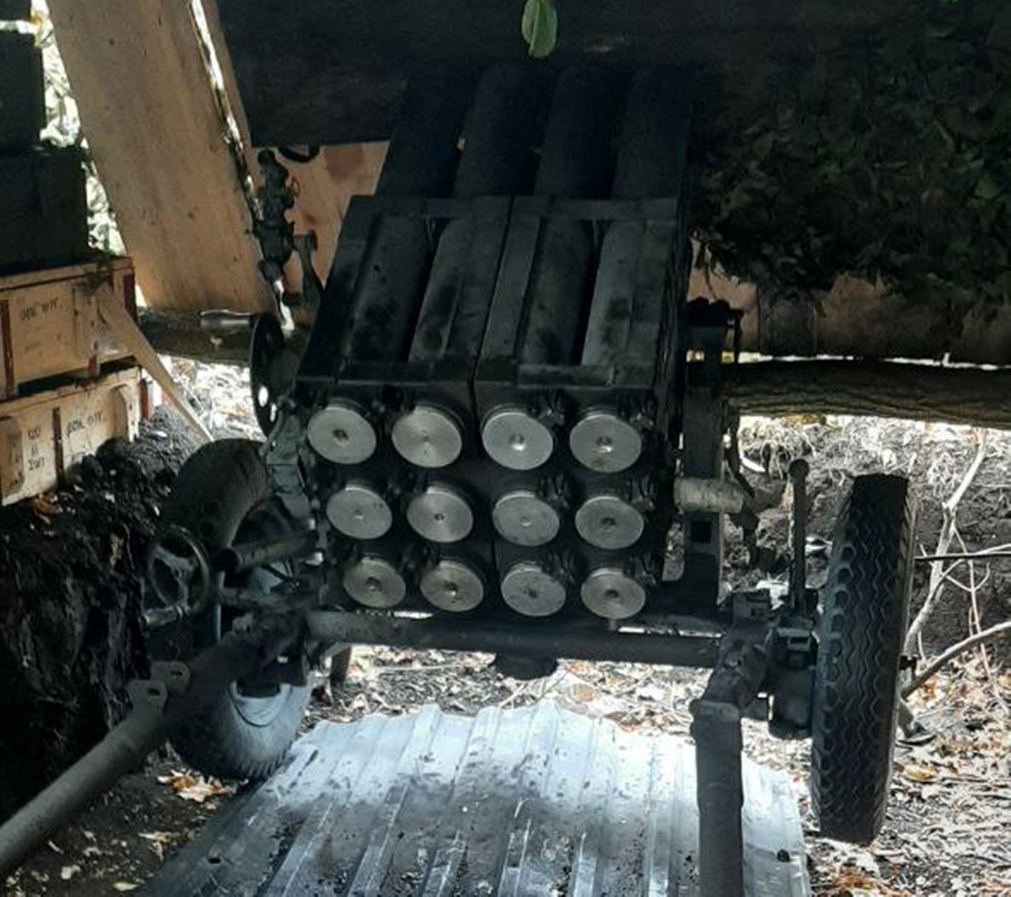 Північнокорейське залізо на Покровщині: "Хижаки висот" розібрали РСЗВ Type 75 на запчастини