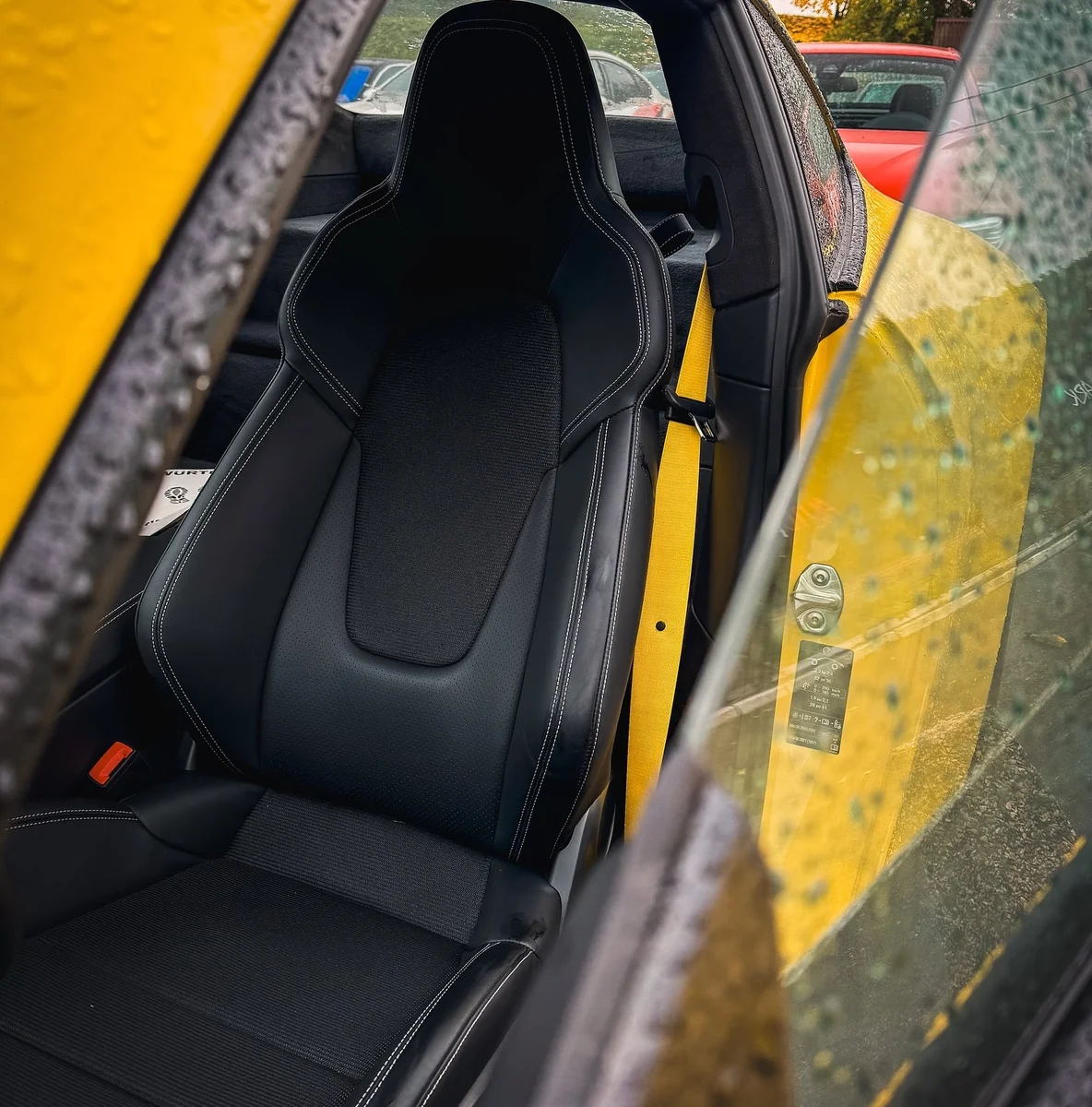 У Києві засвітився Porsche 911 GT3 Touring: 510 сил без антикрила за 12+ мільйонів гривень