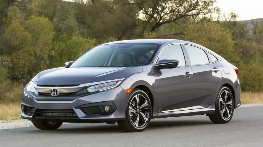 Топ-10 седанів-довгожителів: Lexus IS долає 400 000 км у 27,5% випадків