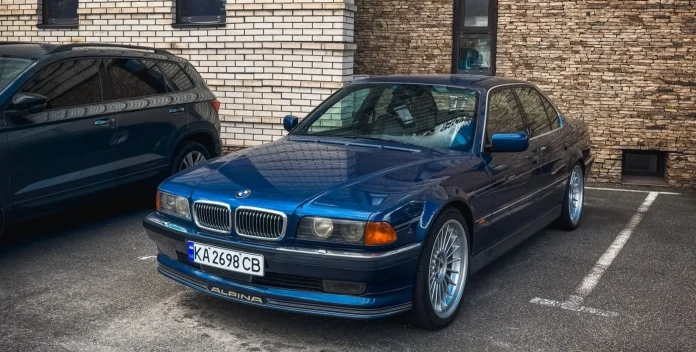 У Києві помітили рідкісний BMW Alpina B12 з 387-сильним V12