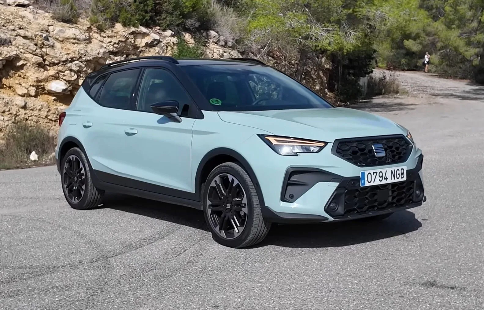 SEAT Arona 2026: іспанці оновили свій найдешевший кросовер - і тепер він виглядає злішим