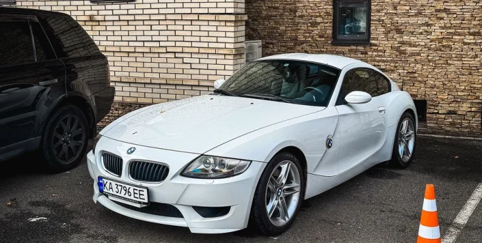 Рідкісний хижак у Києві: BMW Z4 M Coupe з мотором від легендарної M3 E46