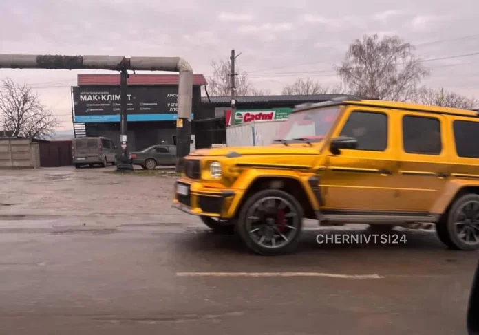 Золотий Mercedes G-Class Brabus засвітився в Чернівцях: 800 сил та ціна квартири Золотий Mercedes G-Class Brabus засвітився в Чернівцях: 800 сил та ціна квартири
