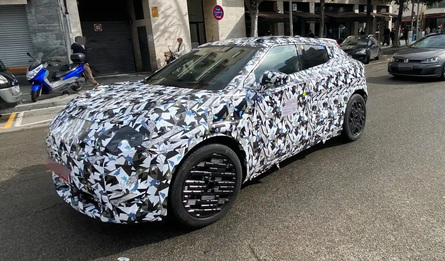 Nissan Juke 2026: прощання з бензином та 500 км запасу ходу