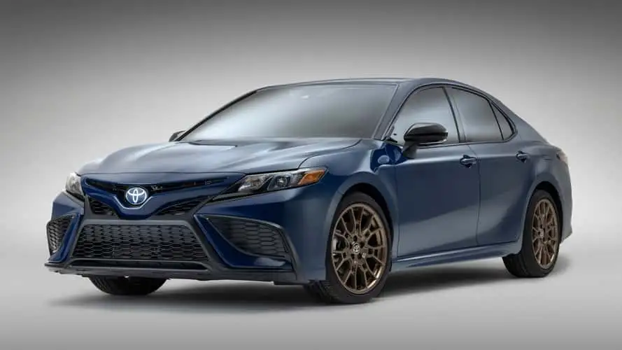 Топ-10 седанів-довгожителів: Lexus IS долає 400 000 км у 27,5% випадків