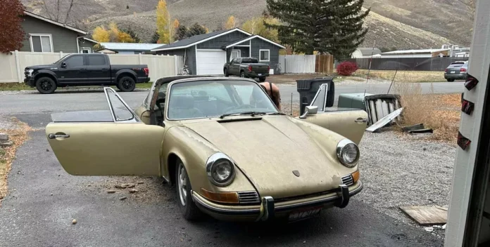 Porsche 911 пролежав 31 рік у листі: американець ризикнув врятувати легенду Porsche 911 пролежав 31 рік у листі: американець ризикнув врятувати легенду