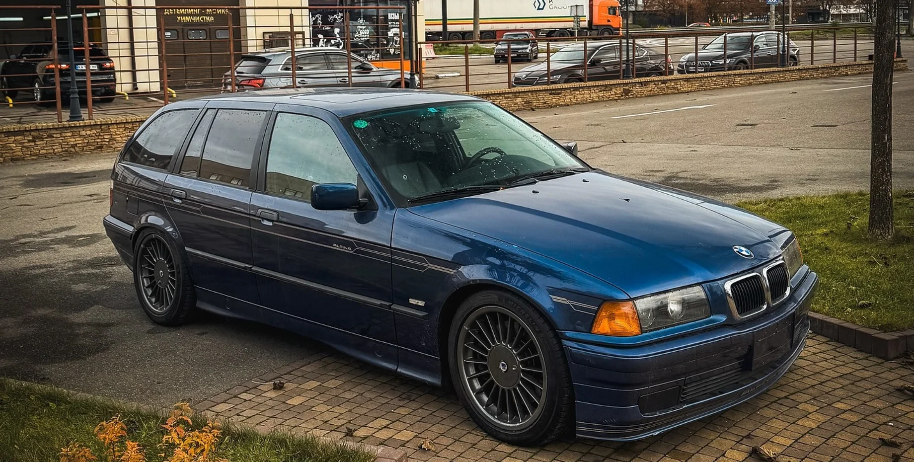Рідкісний звір на колесах: у столиці засвітився колекційний BMW Alpina B3 Touring