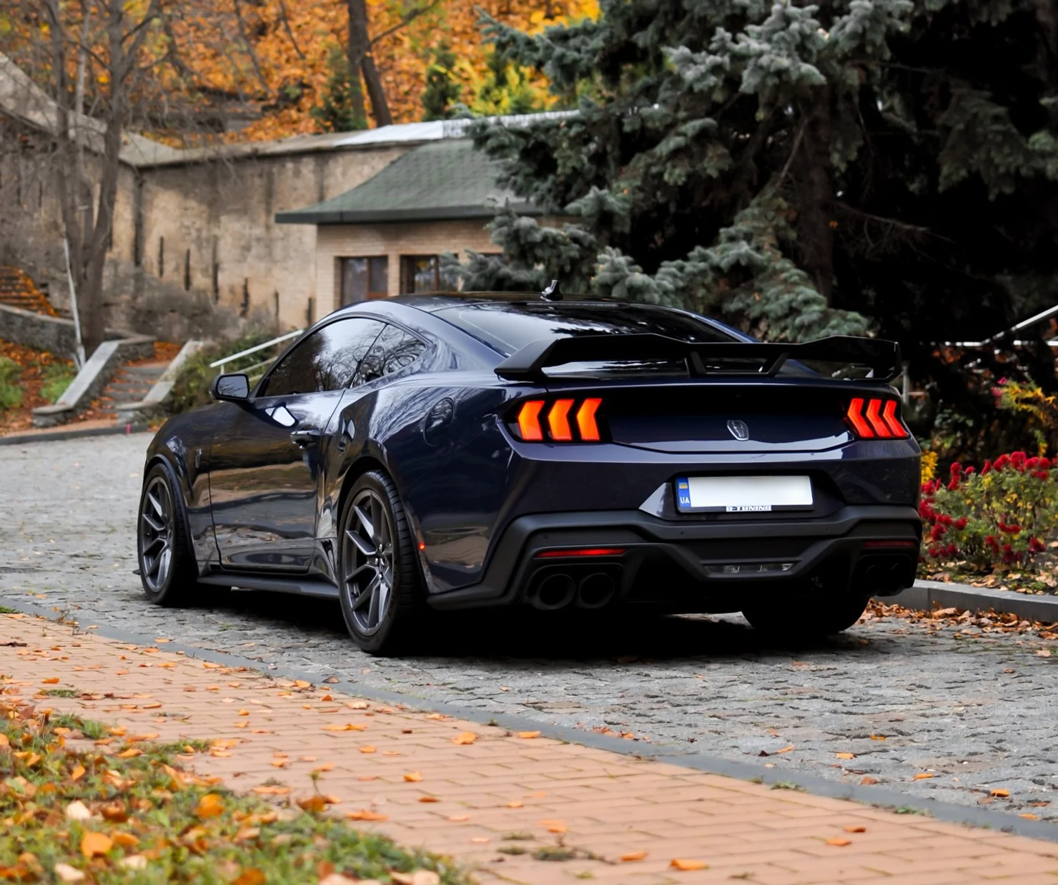 В Україну привезли Ford Mustang Dark Horse: 500-сильна "темна коняка" за ціну квартири