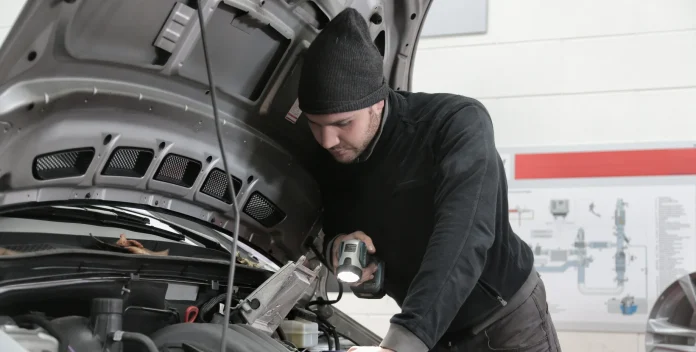 Коли старий автомобіль стає грошовою ямою: три ознаки, що пора міняти машину