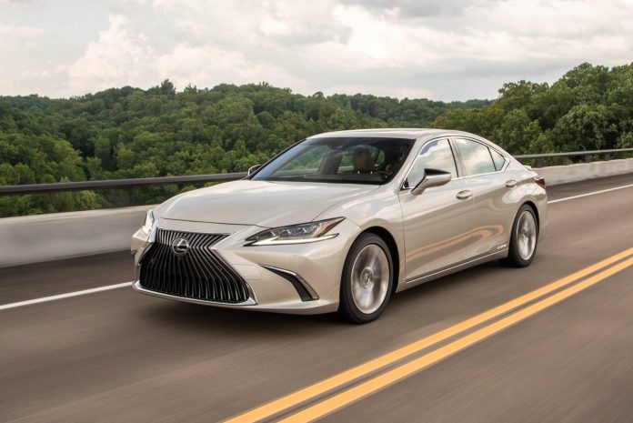 750 тисяч за п'ять років: Lexus ES 300h довів, що гібриди не вмирають 750 тисяч за п'ять років: Lexus ES 300h довів, що гібриди не вмирають