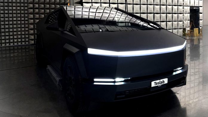 Tesla Cybertruck може стати легальним у Європі: швейцарці знайшли спосіб обійти заборони