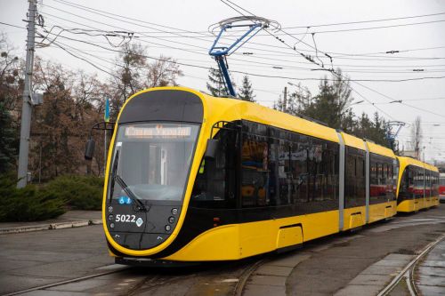 Кличко знову раптово "знайшов" транспорт: 20 турецьких автобусів і трамваї, які "проходять підготовку". Чи не здається вам це знайомим?