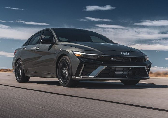 Hyundai Elantra Hybrid обігнав Toyota Corolla за надійністю: корейці зламали японську монополію Hyundai Elantra Hybrid обігнав Toyota Corolla за надійністю: корейці зламали японську монополію