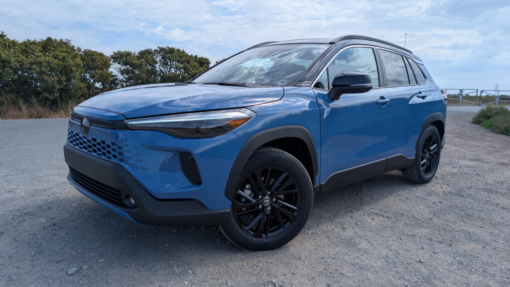 Toyota відкликає понад 55 000 нових гібридів через один незатягнутий болт - фото 3