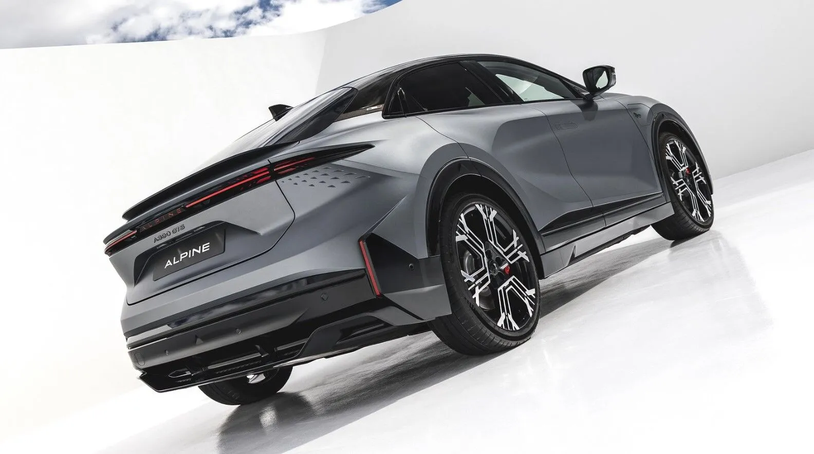 Alpine A390: французький спорткросовер на 470 сил прийшов забрати клієнтів у Tesla Model Y