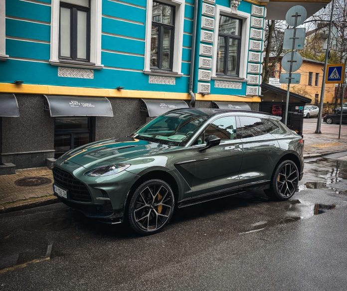 У Києві засвітився Aston Martin, який у Європі ще треба пошукати: DBX707 2024 року вже тут У Києві засвітився Aston Martin, який у Європі ще треба пошукати: DBX707 2024 року вже тут