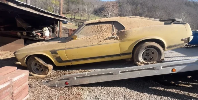 Забута легенда: у сараї знайшли рідкісний Ford Mustang