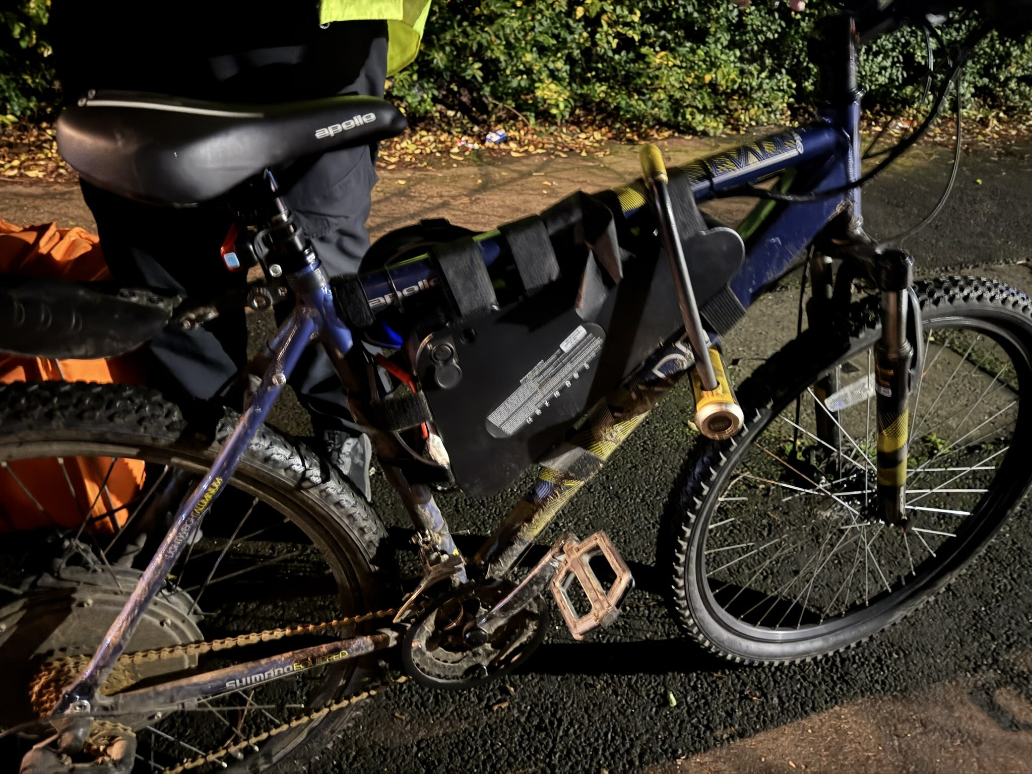 У Британії поліція вилучила електровелосипед, який нібито розганяється до 167 км/год - фото 1