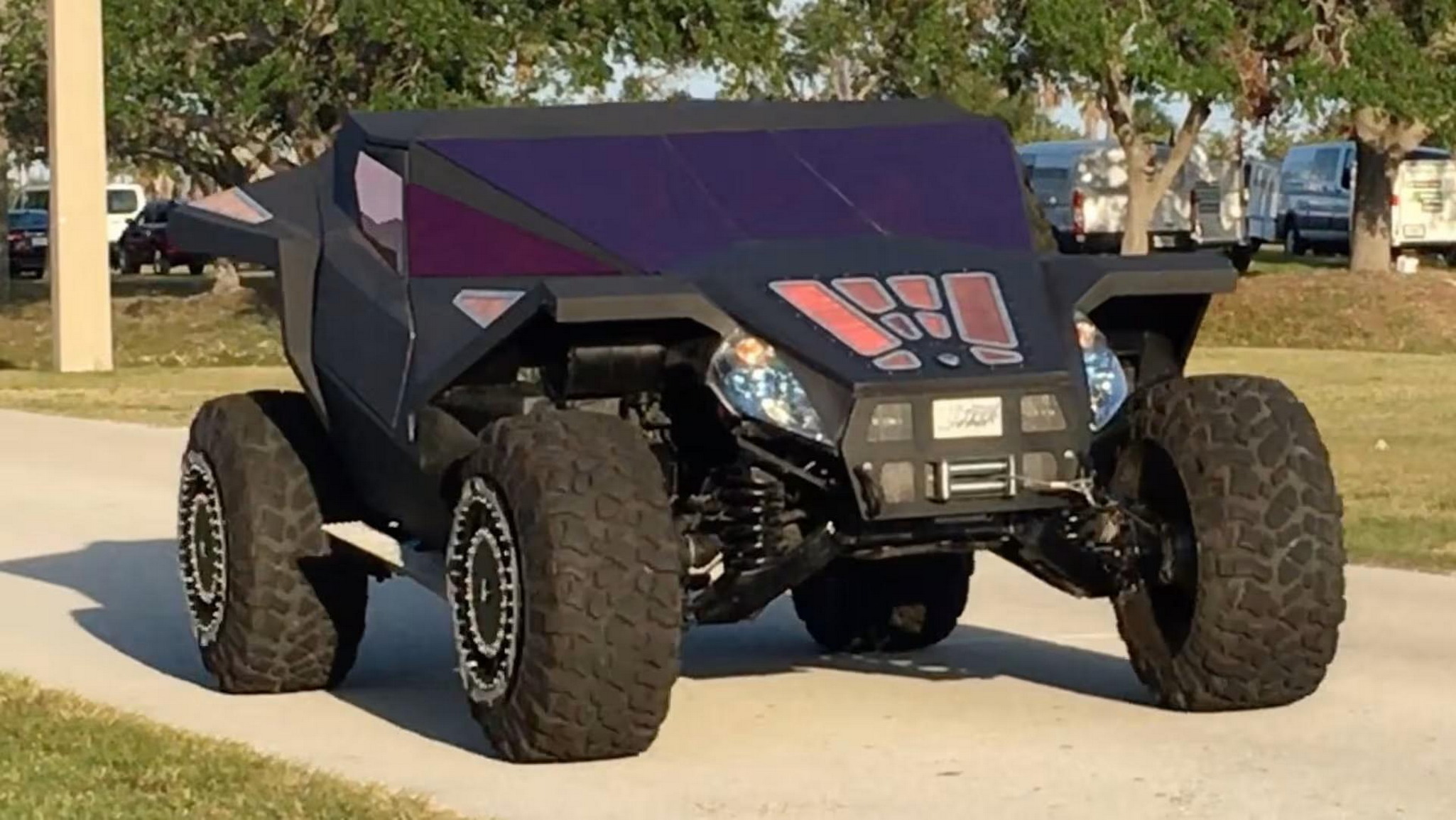 Неймовірний тюнінг: Hummer H1 перетворили на футуристичний монстр у стилі Бетмобіля - фото 3