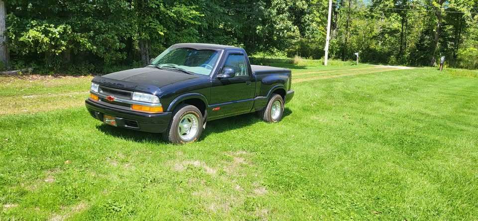 У США виставили на продаж 27-річний пікап Chevrolet у стані "капсули часу" - фото 2