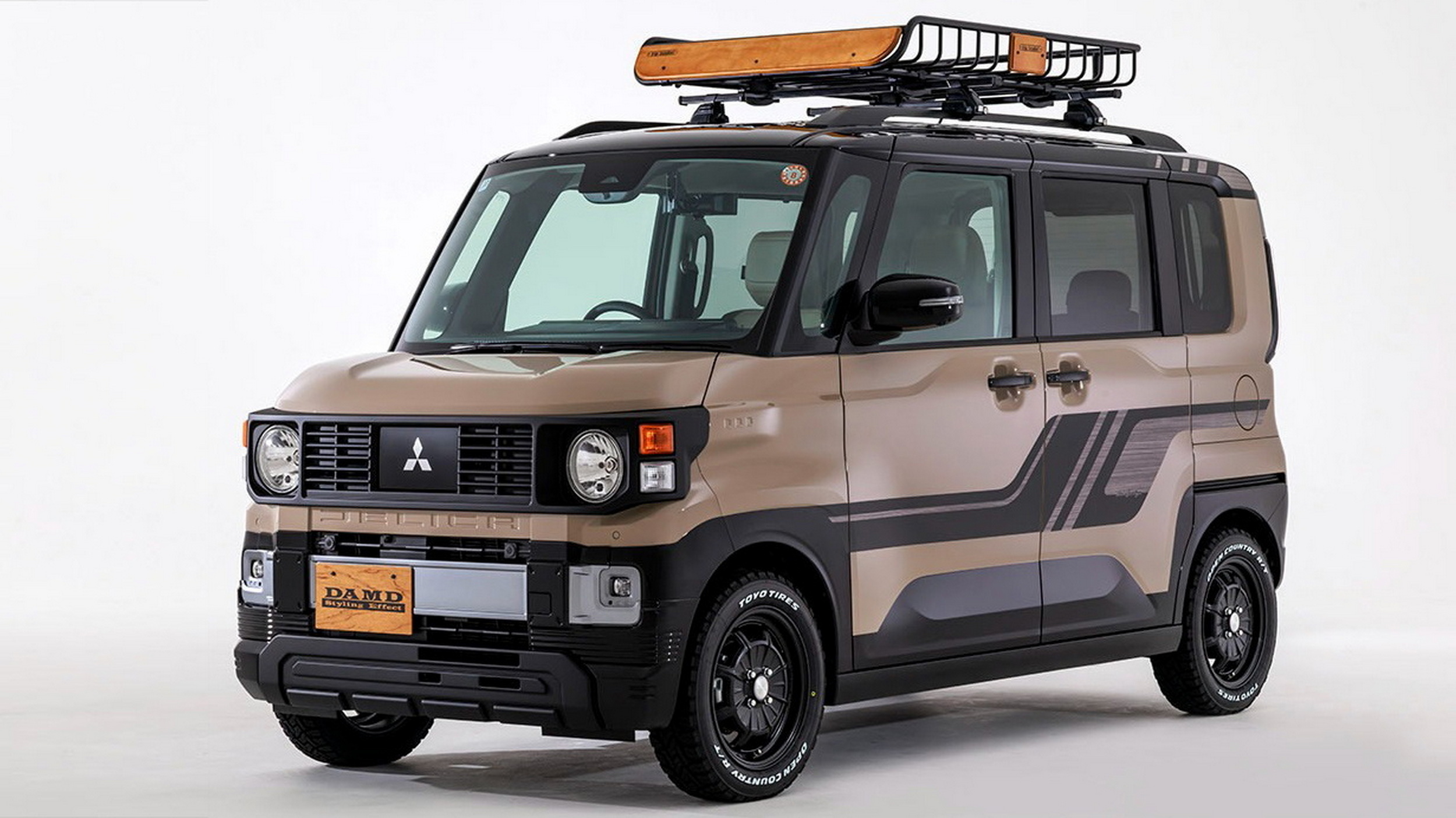 Mitsubishi Delica Mini перетворили на крихітну копію легендарного Pajero - фото 2