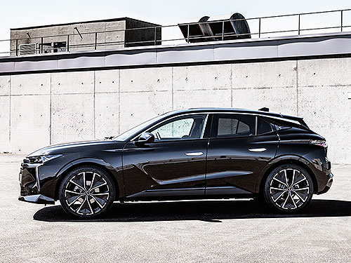 Французький шарм та гібрид: новий DS 4 вже в Україні