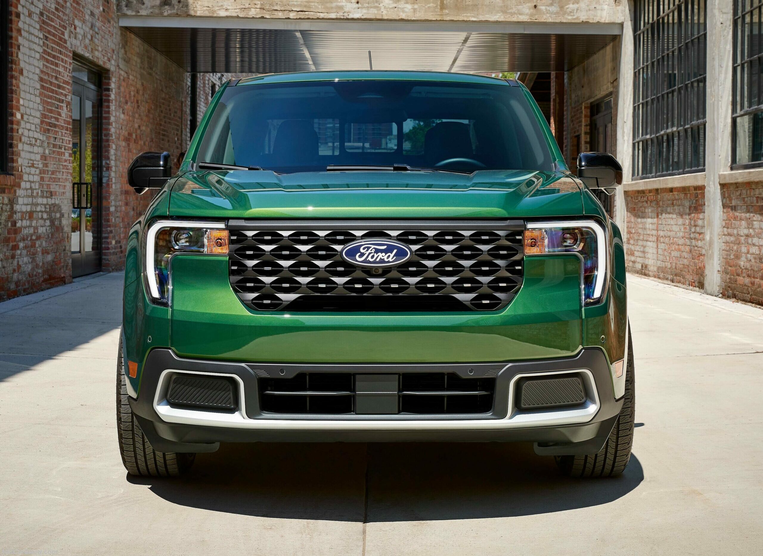 Ford оголошує потрійну відкличну кампанію: проблеми з фарами, подушками безпеки та трансмісією - фото 2