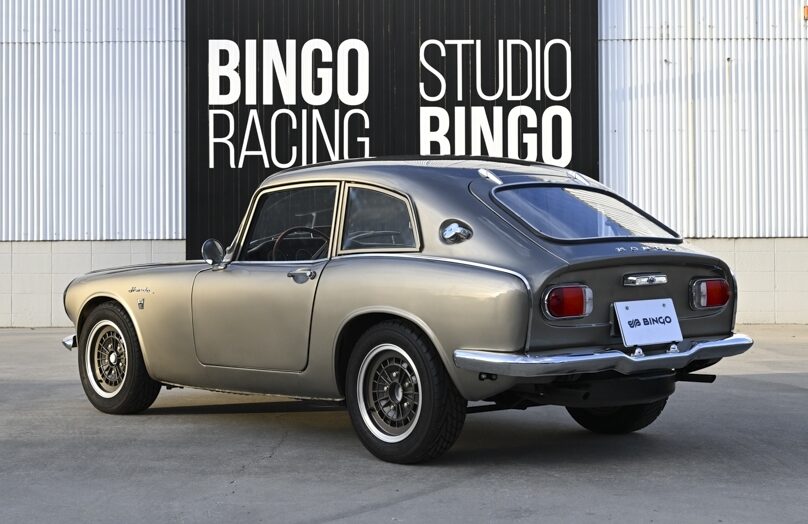 У Японії виставили на продаж рідкісне купе Honda S800 1968 року з «мотоциклетним» двигуном - фото 2