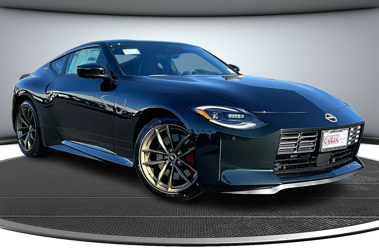 Дилери знову за своє: лімітований Nissan Z Heritage Edition продають із шаленими націнками - фото 3