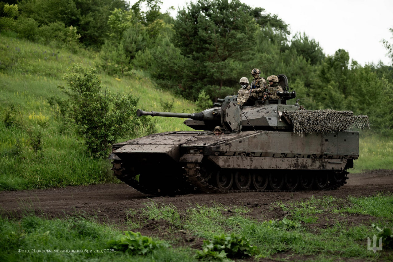 Польська "плаваюча" БМП Borsuk: чи варта вона уваги українських військових?