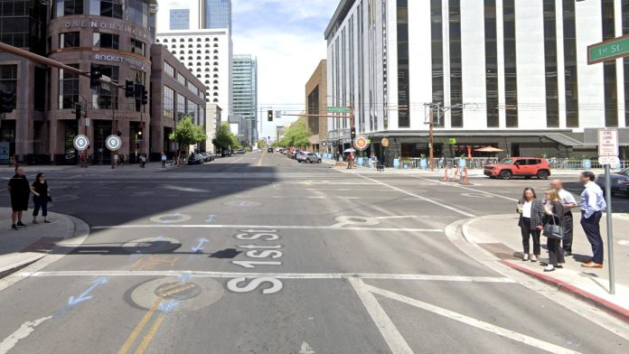 Фінікс посилює боротьбу за безпеку пішоходів: величезні штрафи та нові переходи