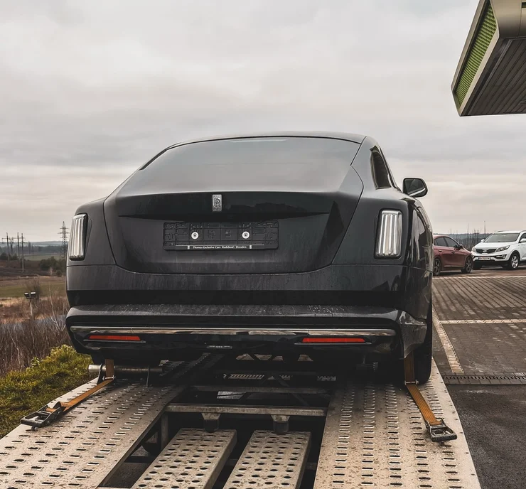 Електрокар за $500 тисяч: у Рівному помітили Rolls-Royce