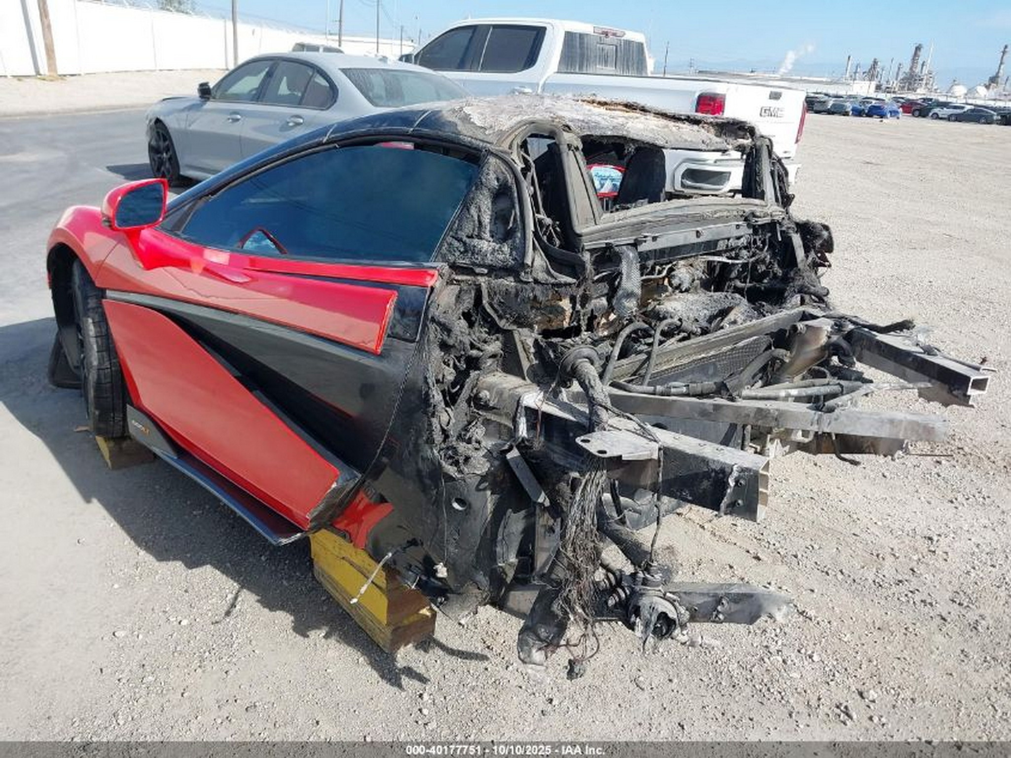 У США продають "половину" суперкара McLaren 600LT після нищівної аварії - фото 2