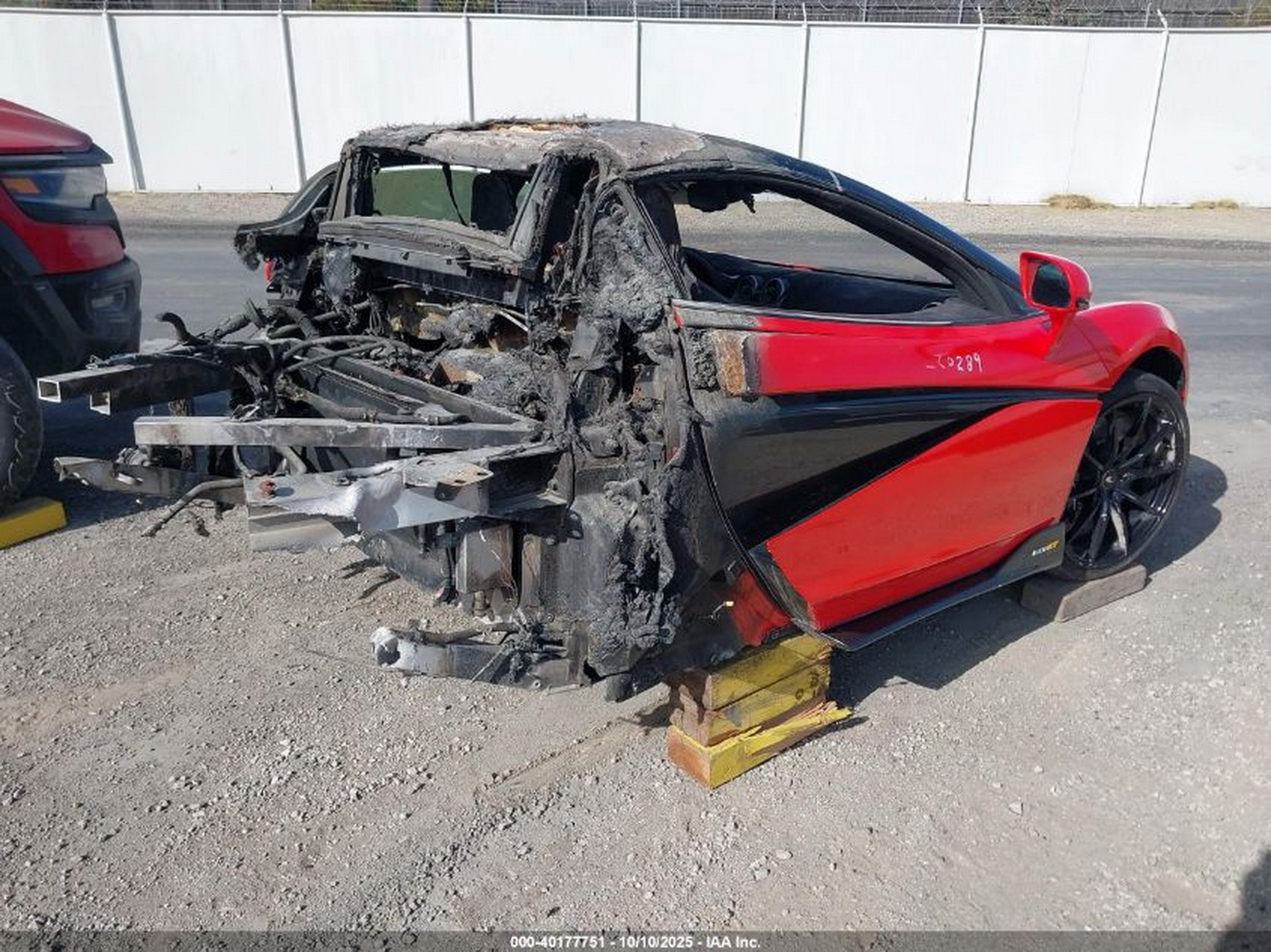 У США продають "половину" суперкара McLaren 600LT після нищівної аварії - фото 3