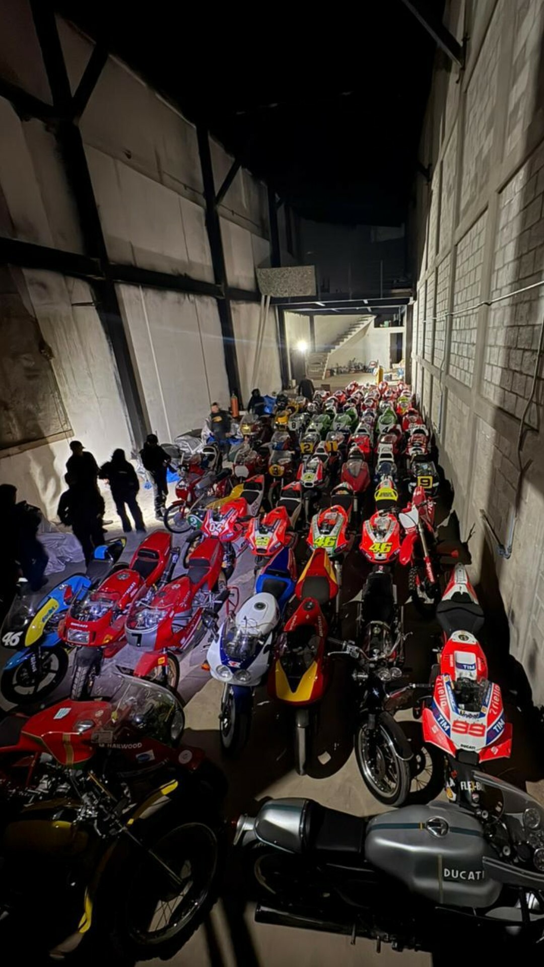 Екс-олімпієць у розшуку: поліція вилучила колекцію рідкісних мотоциклів вартістю 40 мільйонів доларів - фото 1