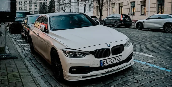 Рідкісний звір у Києві: помітили ексклюзивну BMW Alpina