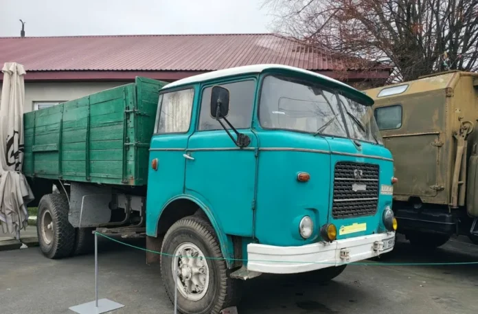 Чеська робоча конячка: Skoda 706 RT поповнила музейну колекцію