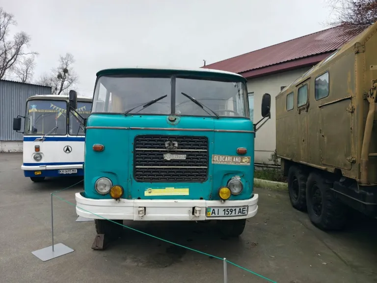 Чеська робоча конячка: Skoda 706 RT поповнила музейну колекцію