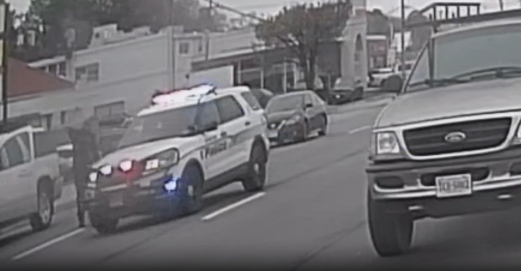 Миттєва карма: водій Toyota Yaris влаштував ДТП під час вуличних перегонів з дітьми в салоні - фото 1