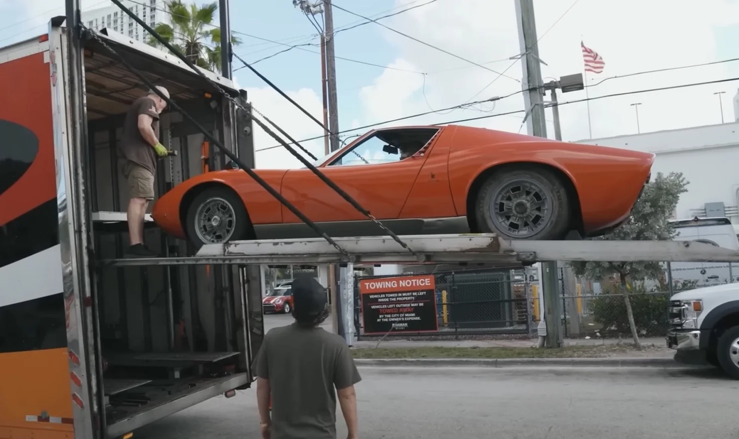 Американець випадково знайшов Lamborghini батька, проданий 50 років тому: помаранчевий Miura повернувся додому