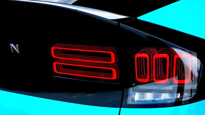 Кінець епохи домінування Nissan: Toyota вперше очолила ринок електромобілів Японії