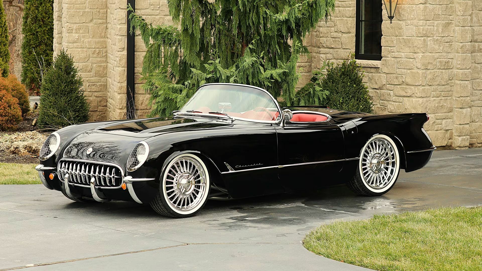 Класичний Chevrolet Corvette 1954 року перетворили на потужний рестомод з серцем від Z06 - фото 1