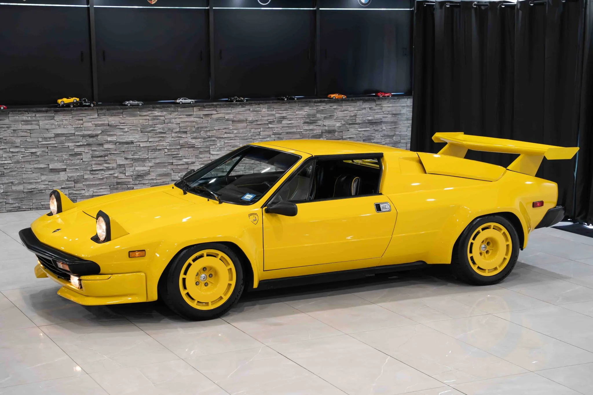 У США виставили на продаж ідеально збережений Lamborghini Jalpa 1988 року - фото 1