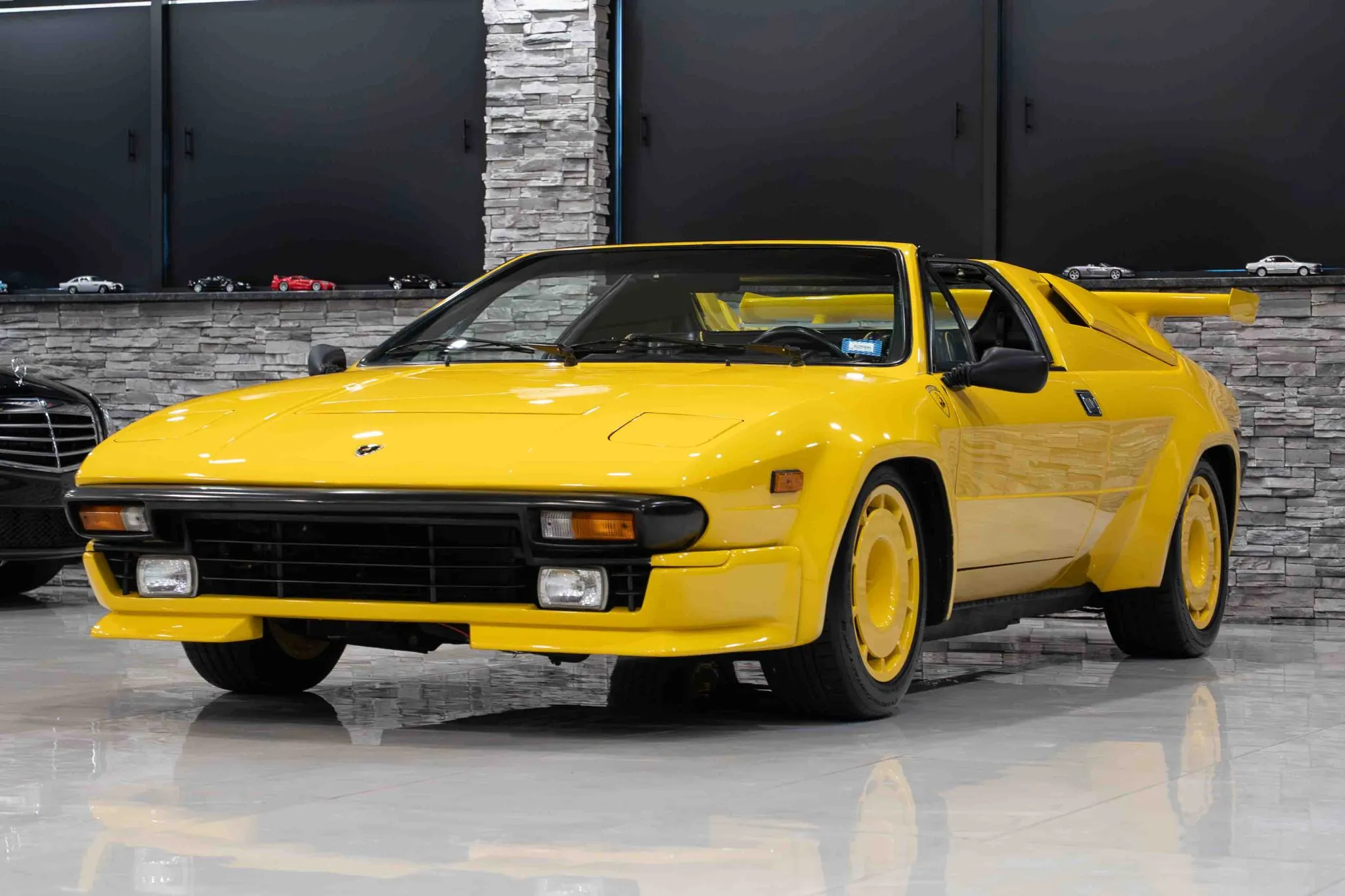 У США виставили на продаж ідеально збережений Lamborghini Jalpa 1988 року - фото 2