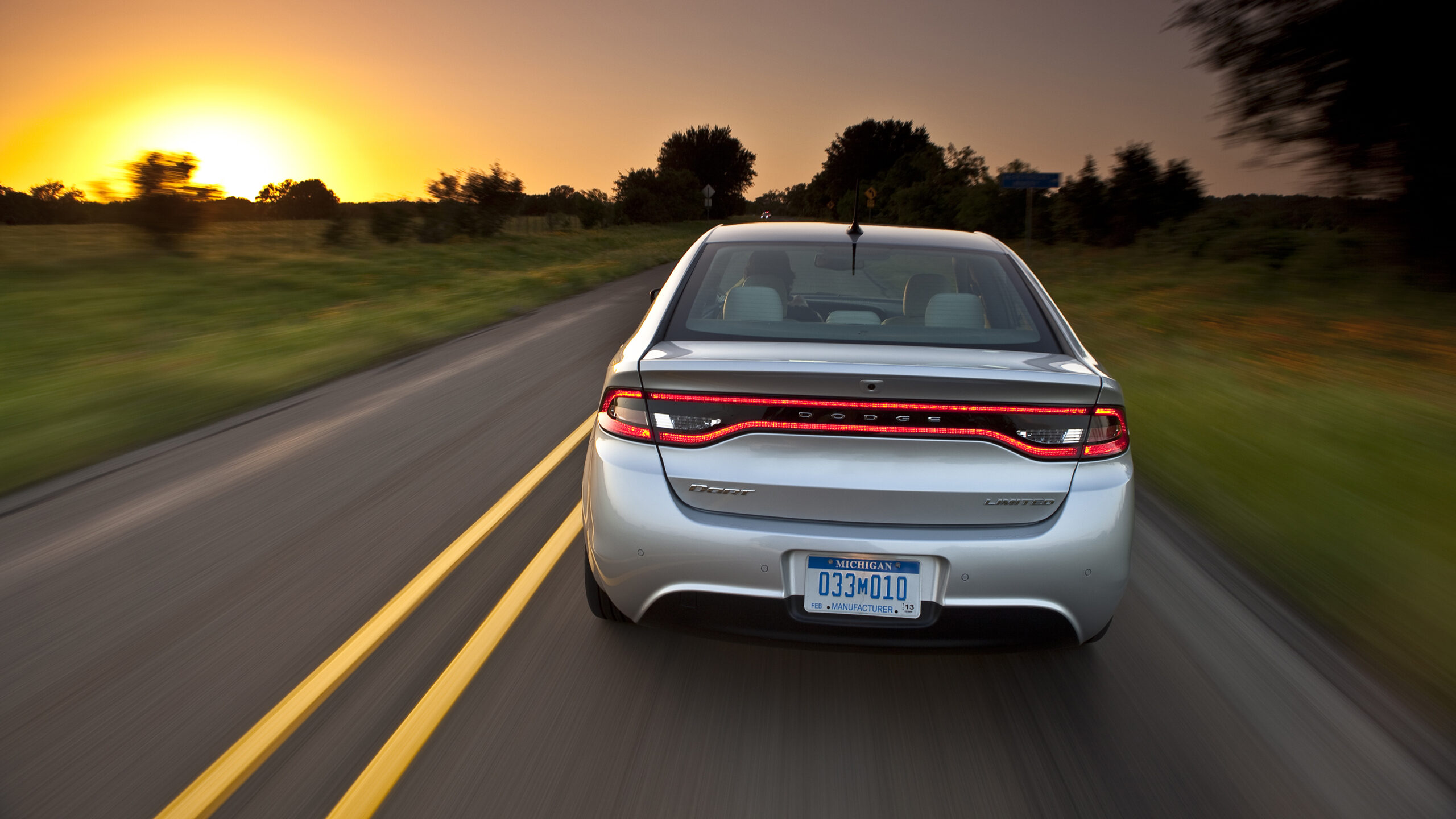 Дивина ринку: Stellantis у 2025 році продав нові Dodge Dart та Journey, яких давно не виробляють - фото 1