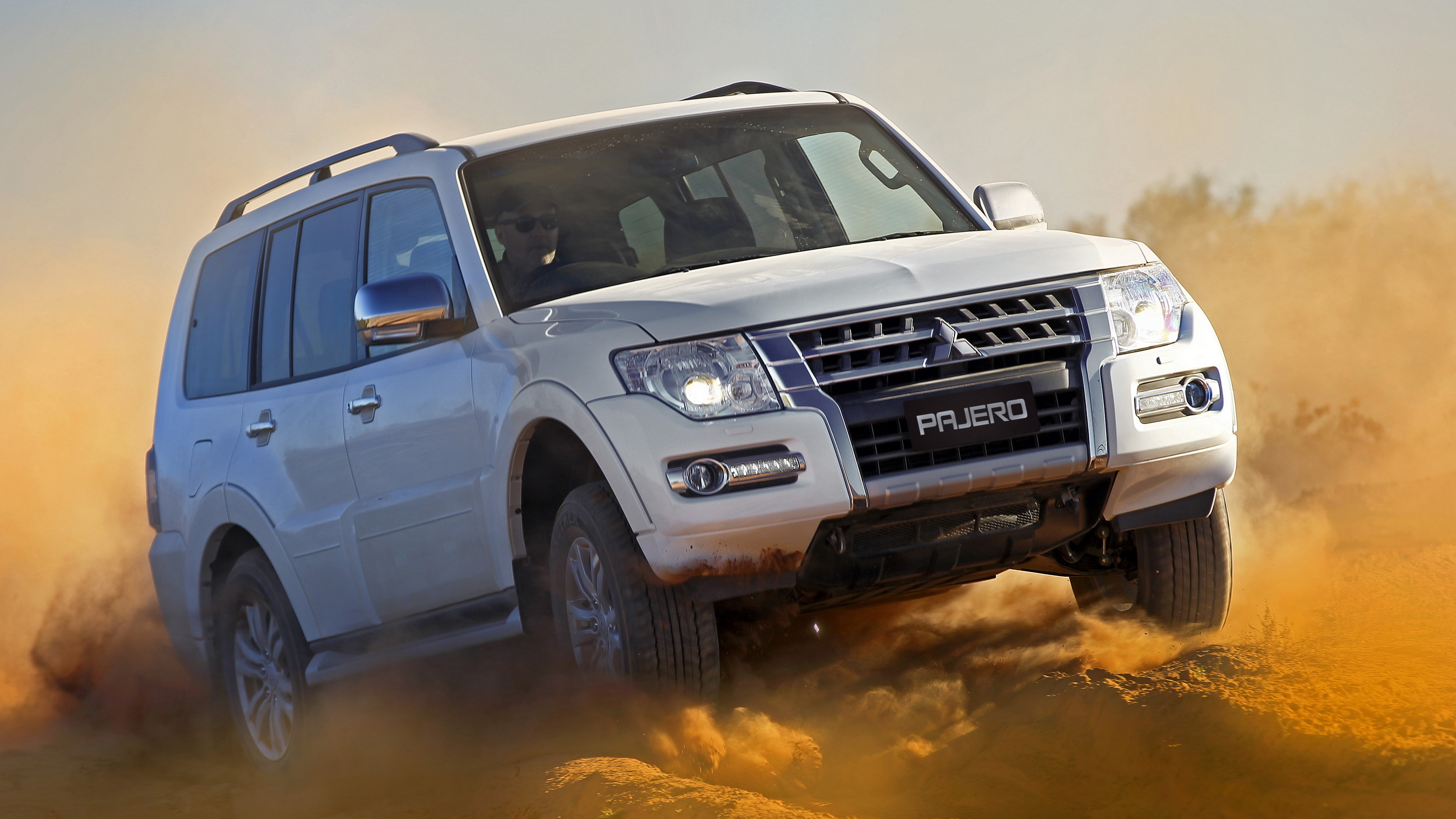 Mitsubishi натякає на відродження легендарного Pajero: загадковий тизер у новому відео - фото 1