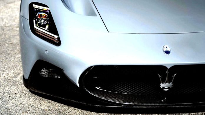 Ефектний Maserati MC20 знецінився на 100 000 доларів менш ніж за рік: повчальна історія Ефектний Maserati MC20 знецінився на 100 000 доларів менш ніж за рік: повчальна історія